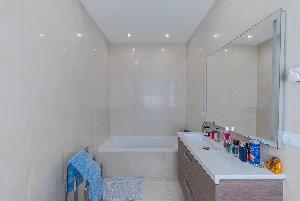 5 Bed Detached Villa in San Roque Club