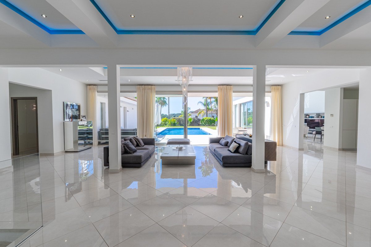 5 Bed Detached Villa in San Roque Club