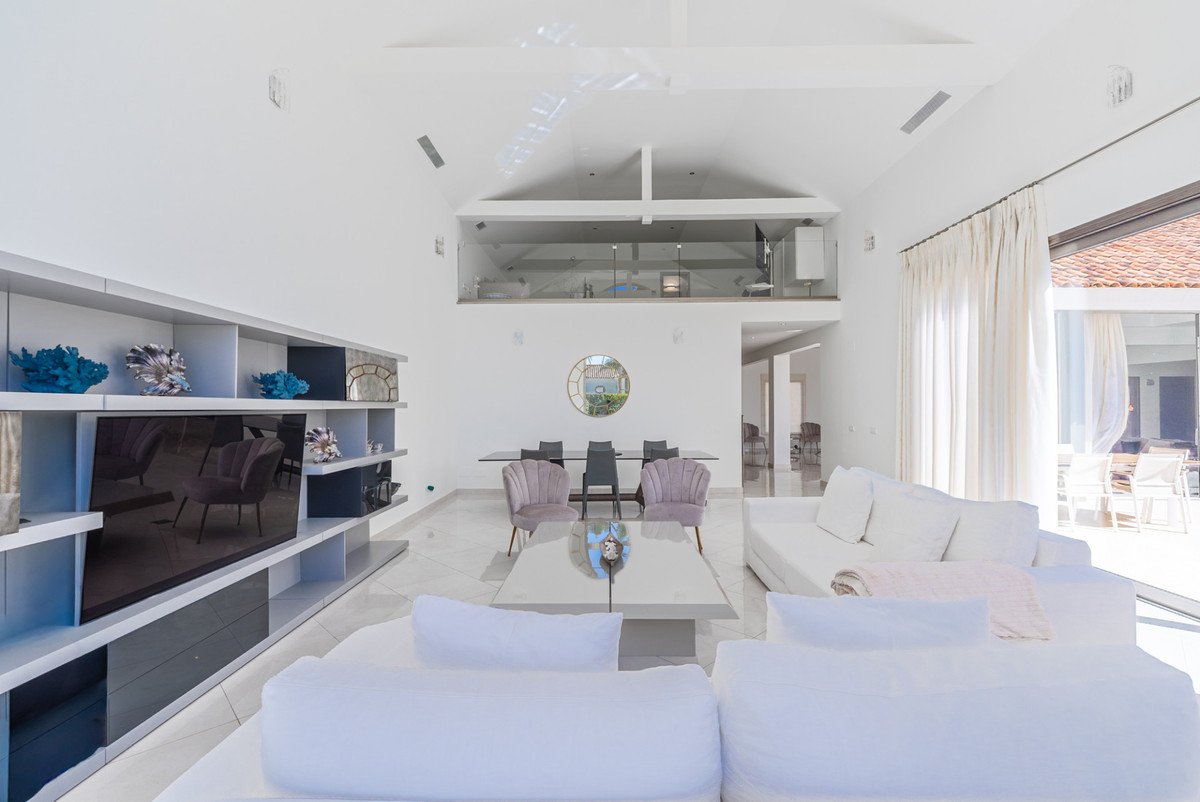 5 Bed Detached Villa in San Roque Club