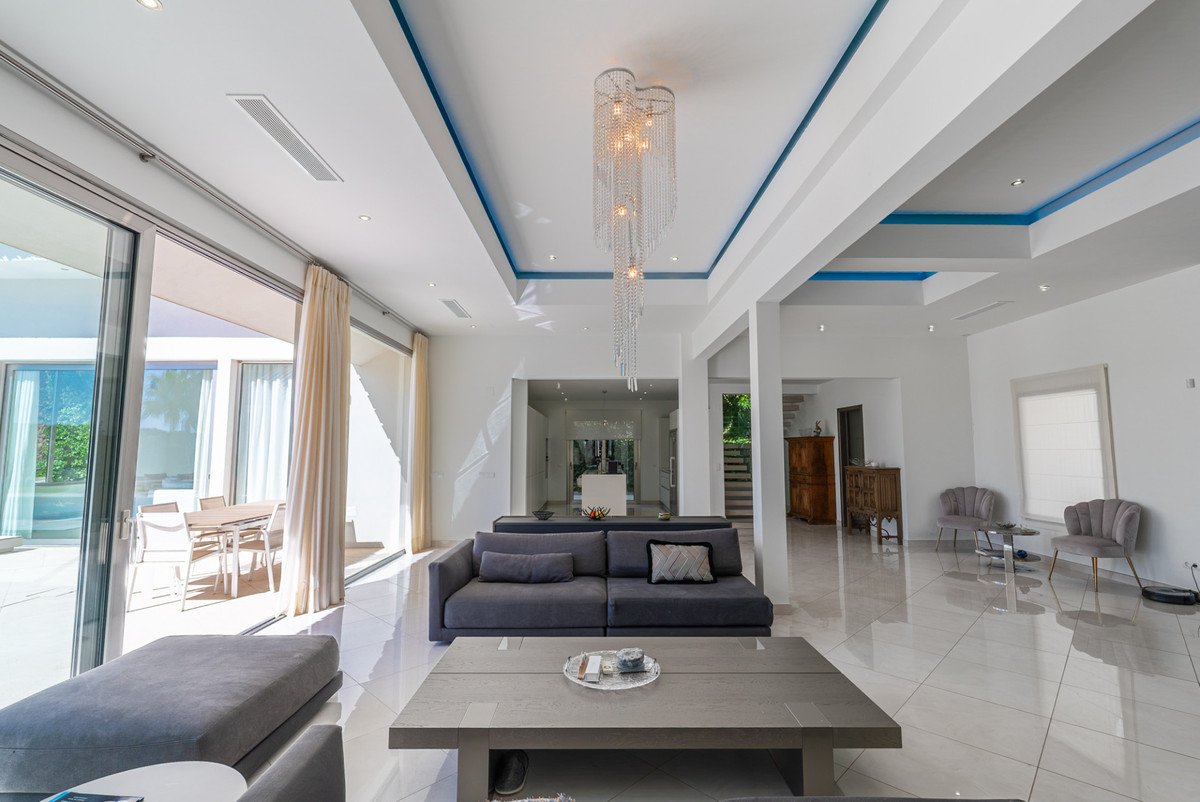 5 Bed Detached Villa in San Roque Club