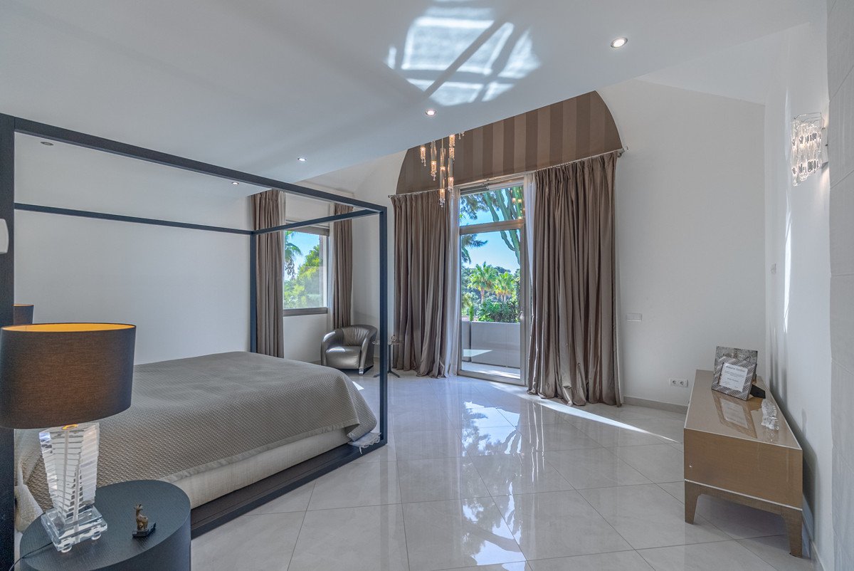 5 Bed Detached Villa in San Roque Club