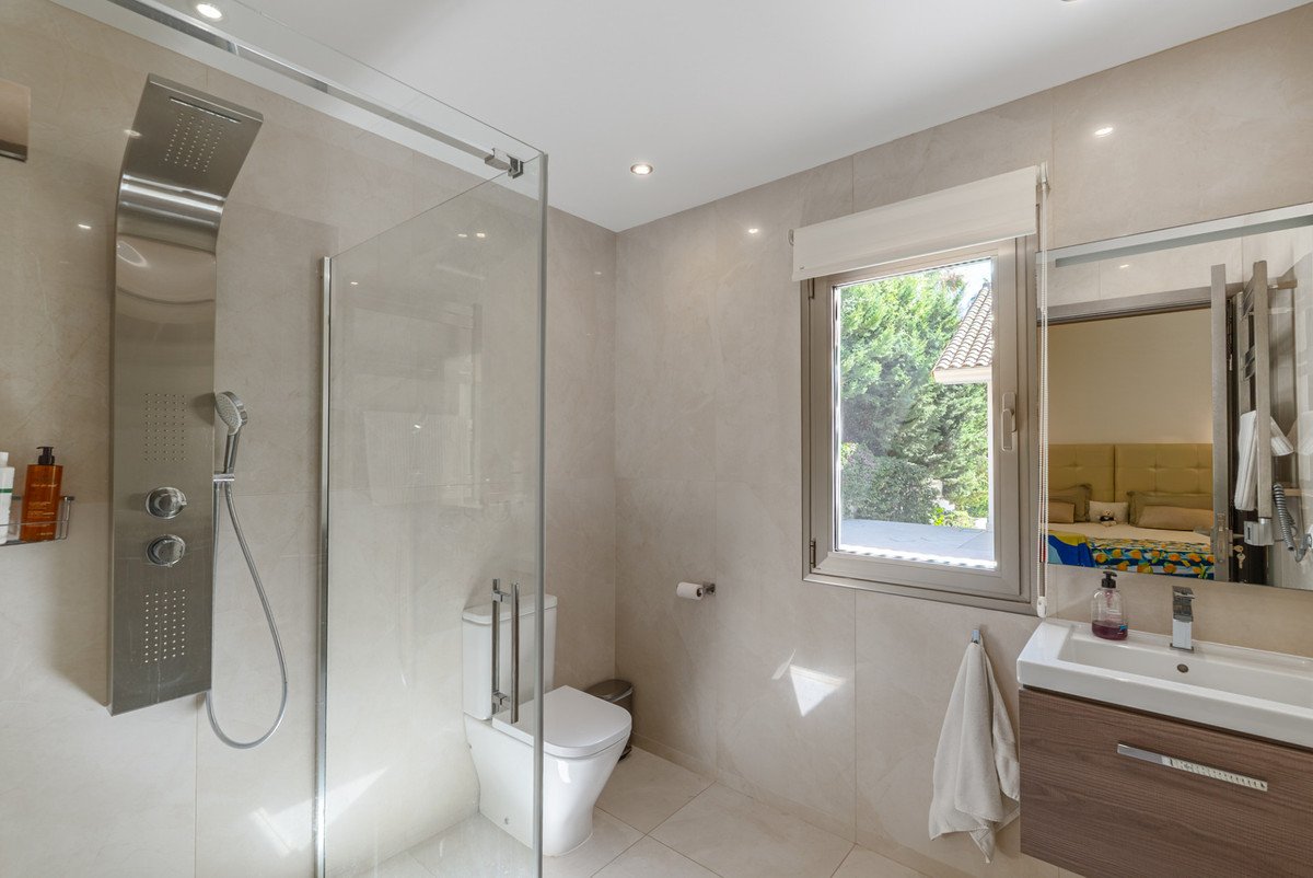 5 Bed Detached Villa in San Roque Club
