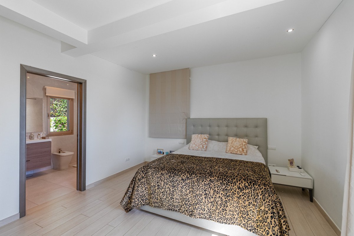 5 Bed Detached Villa in San Roque Club
