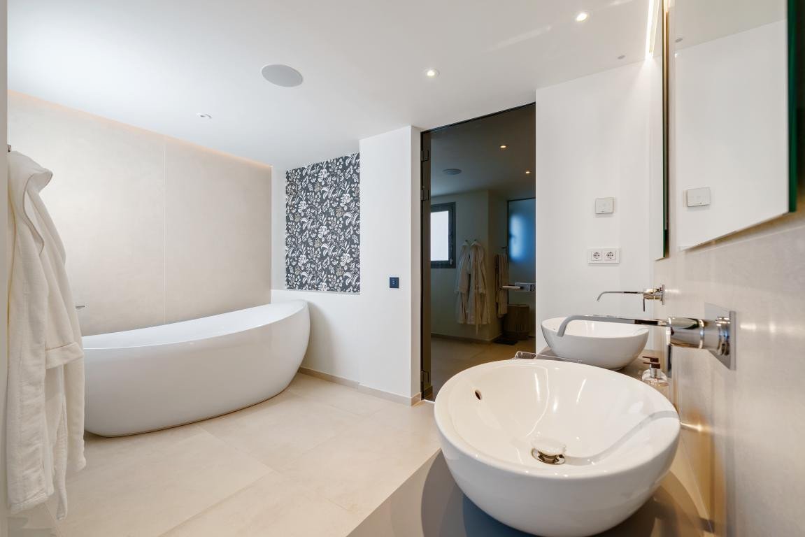 3 Bed Penthouse Duplex in Aloha