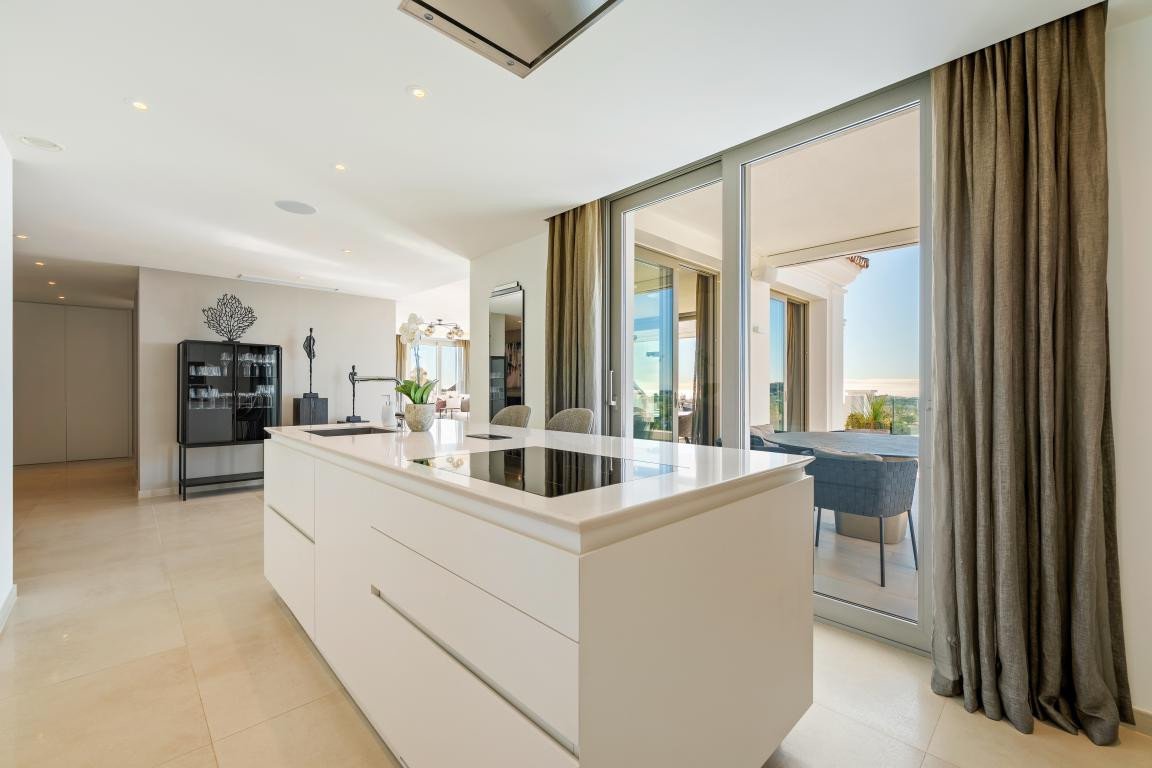 3 Bed Penthouse Duplex in Aloha