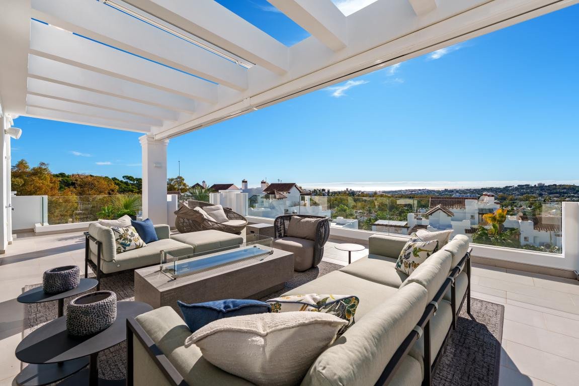 3 Bed Penthouse Duplex in Aloha