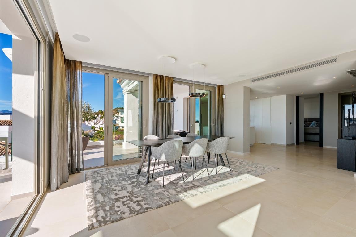 3 Bed Penthouse Duplex in Aloha