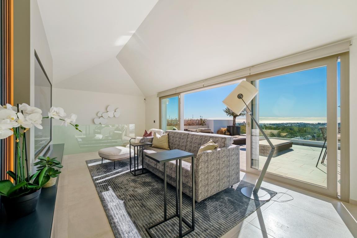 3 Bed Penthouse Duplex in Aloha