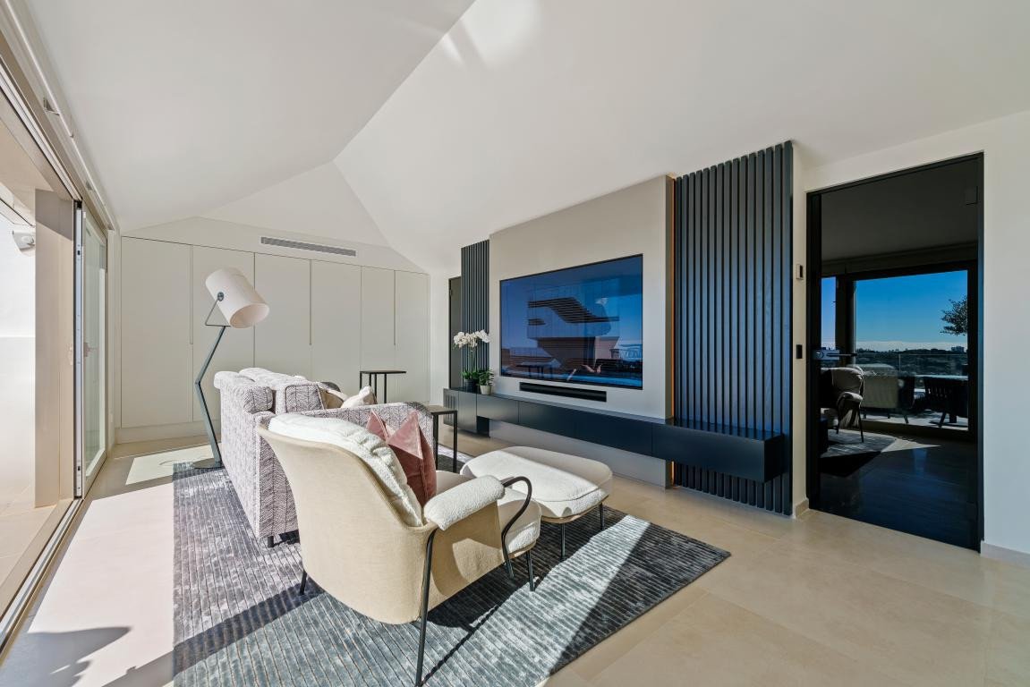 3 Bed Penthouse Duplex in Aloha