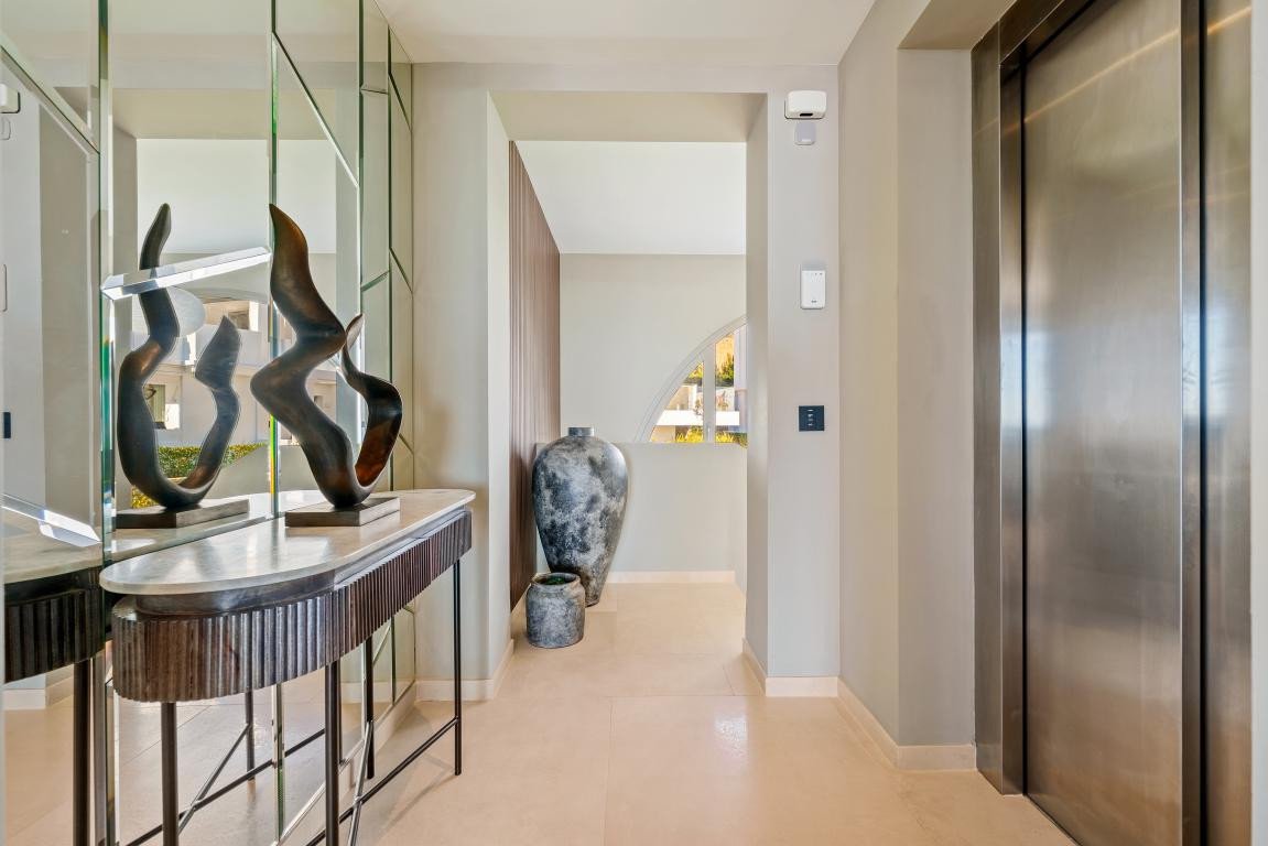 3 Bed Penthouse Duplex in Aloha