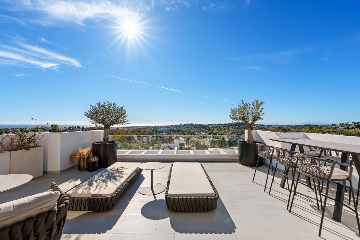 3 Bed Penthouse Duplex in Aloha