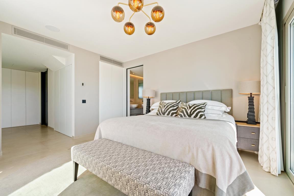 3 Bed Penthouse Duplex in Aloha