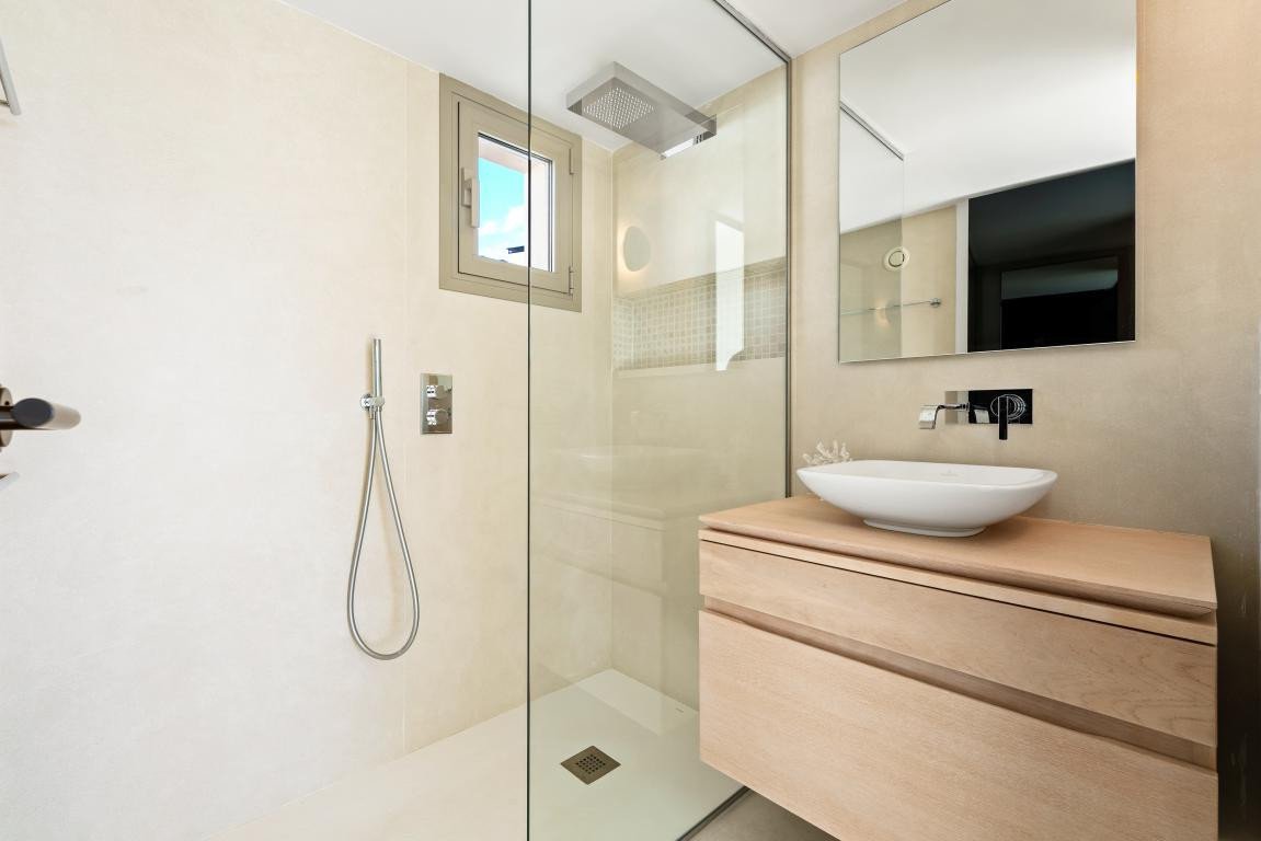 3 Bed Penthouse Duplex in Aloha