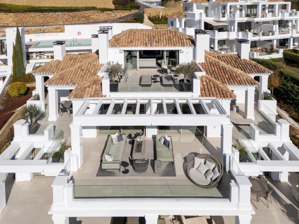 3 Bed Penthouse Duplex in Aloha