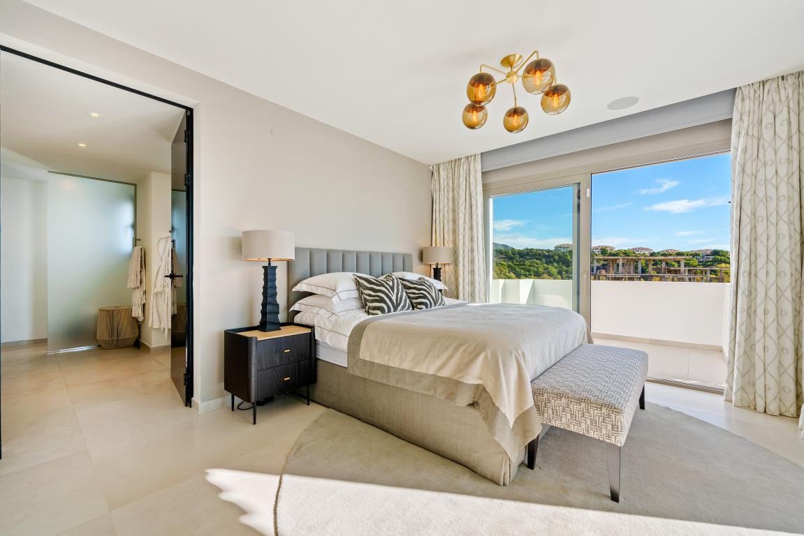 3 Bed Penthouse Duplex in Aloha
