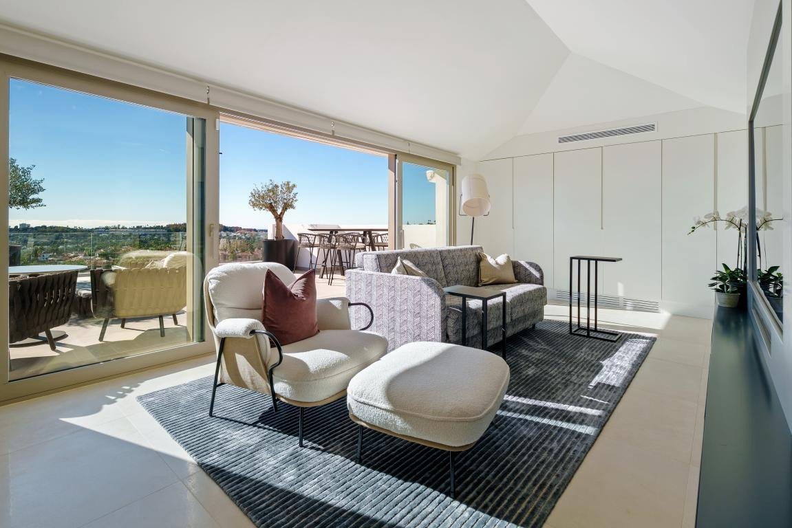 3 Bed Penthouse Duplex in Aloha