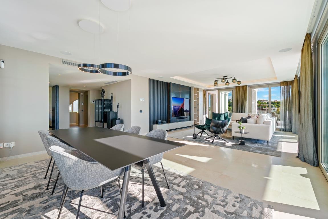 3 Bed Penthouse Duplex in Aloha