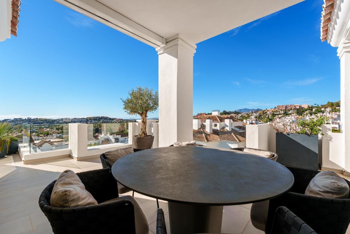 3 Bed Penthouse Duplex in Aloha