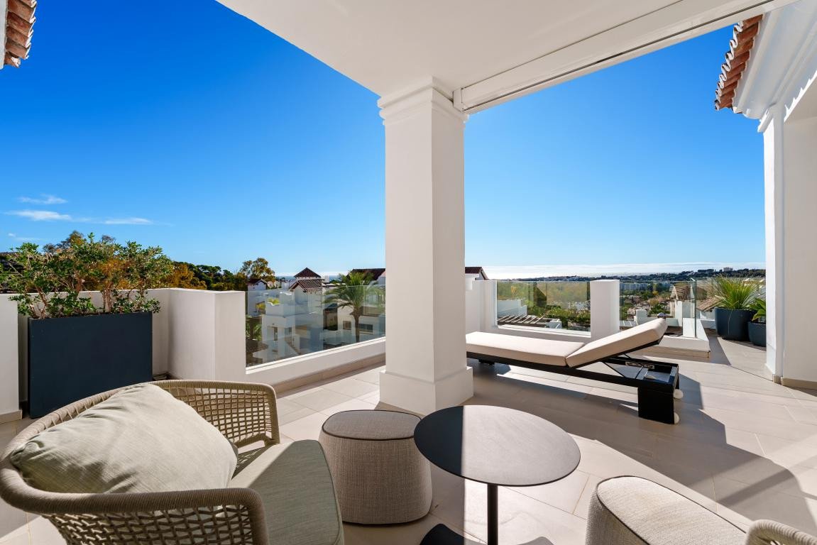 3 Bed Penthouse Duplex in Aloha