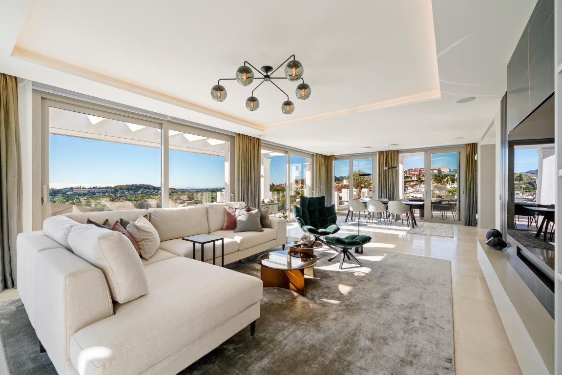 3 Bed Penthouse Duplex in Aloha