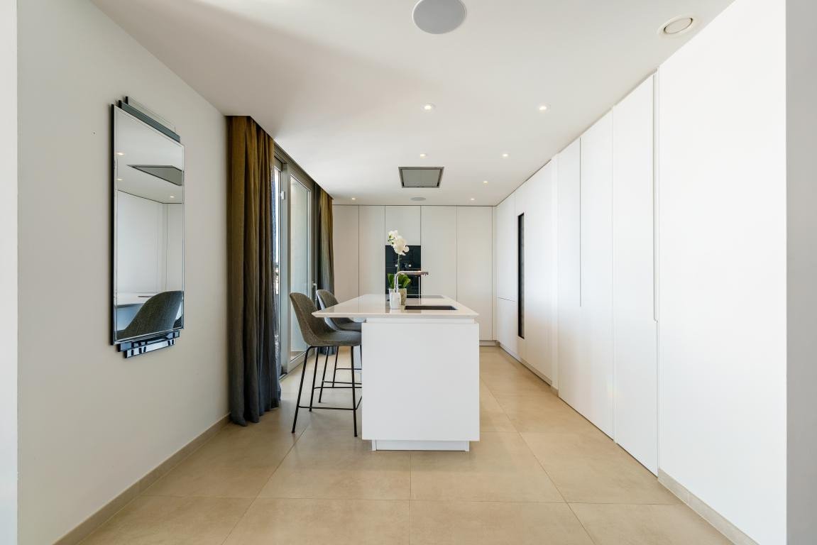 3 Bed Penthouse Duplex in Aloha