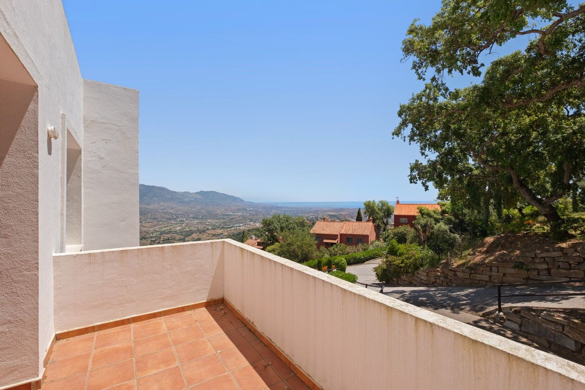 2 Bed Penthouse in La Mairena