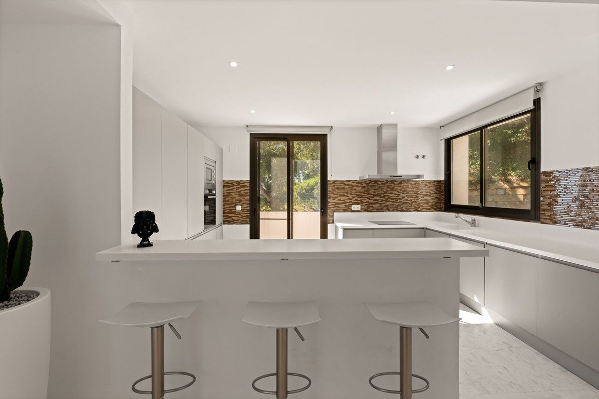 2 Bed Penthouse in La Mairena