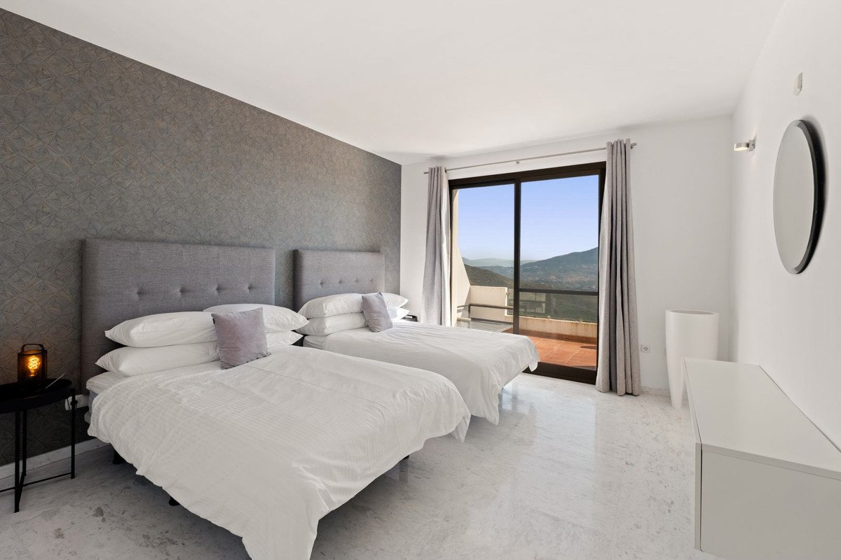 2 Bed Penthouse in La Mairena