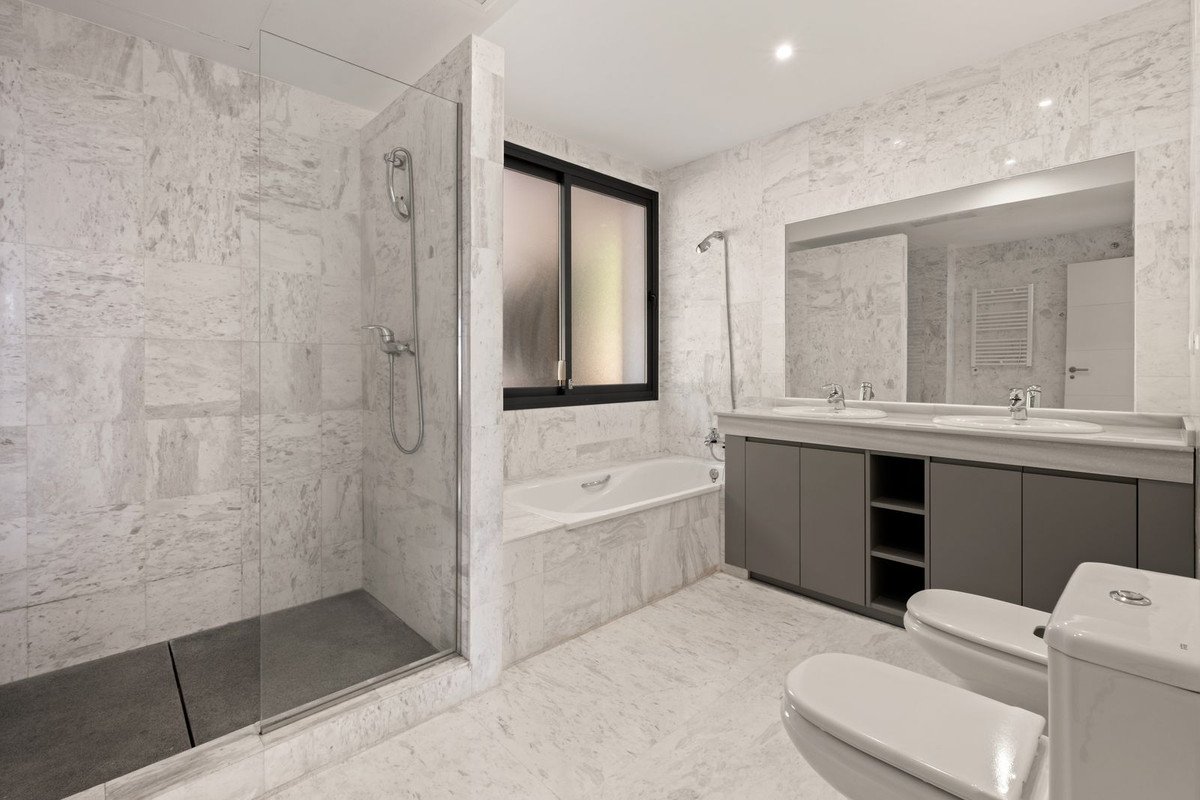 2 Bed Penthouse in La Mairena