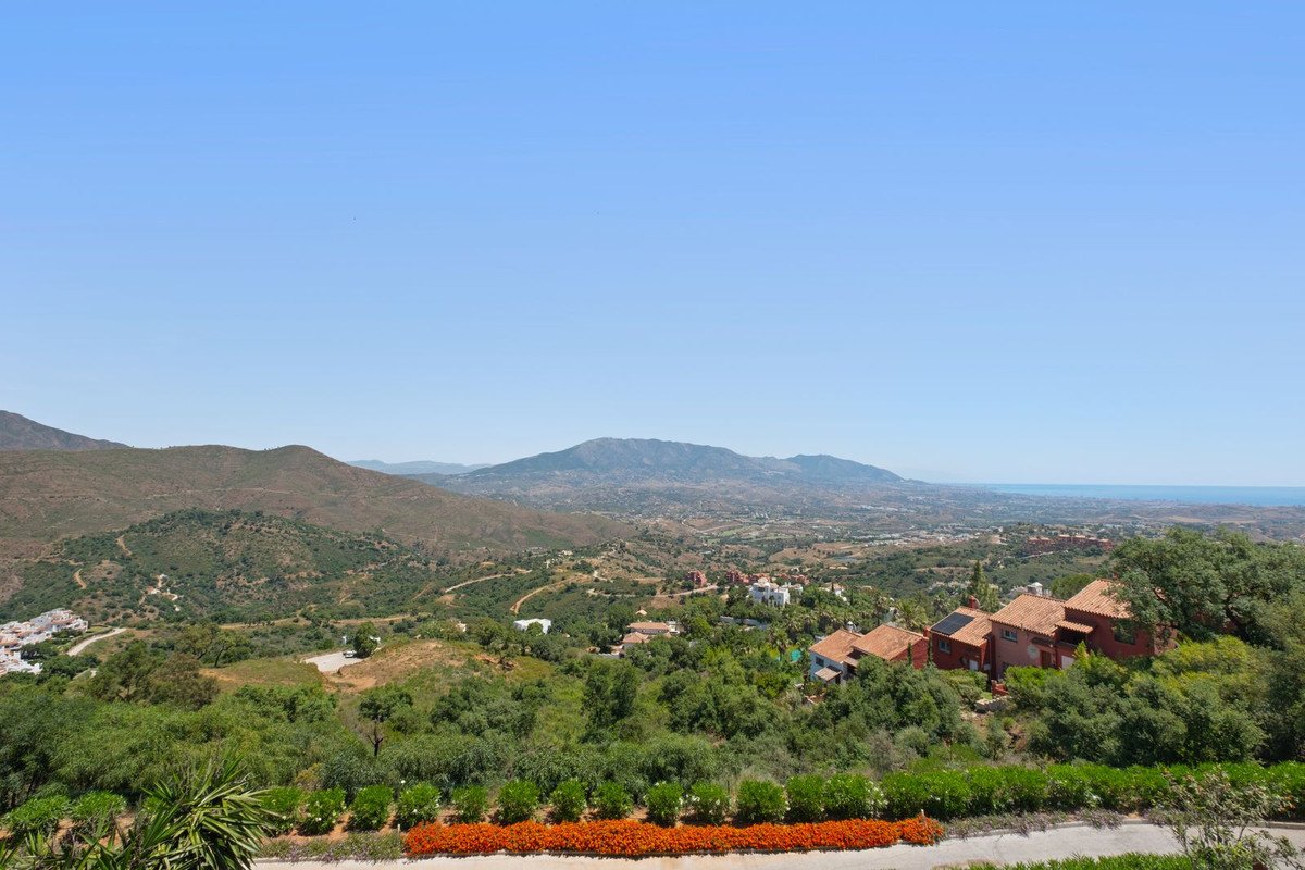 2 Bed Penthouse in La Mairena