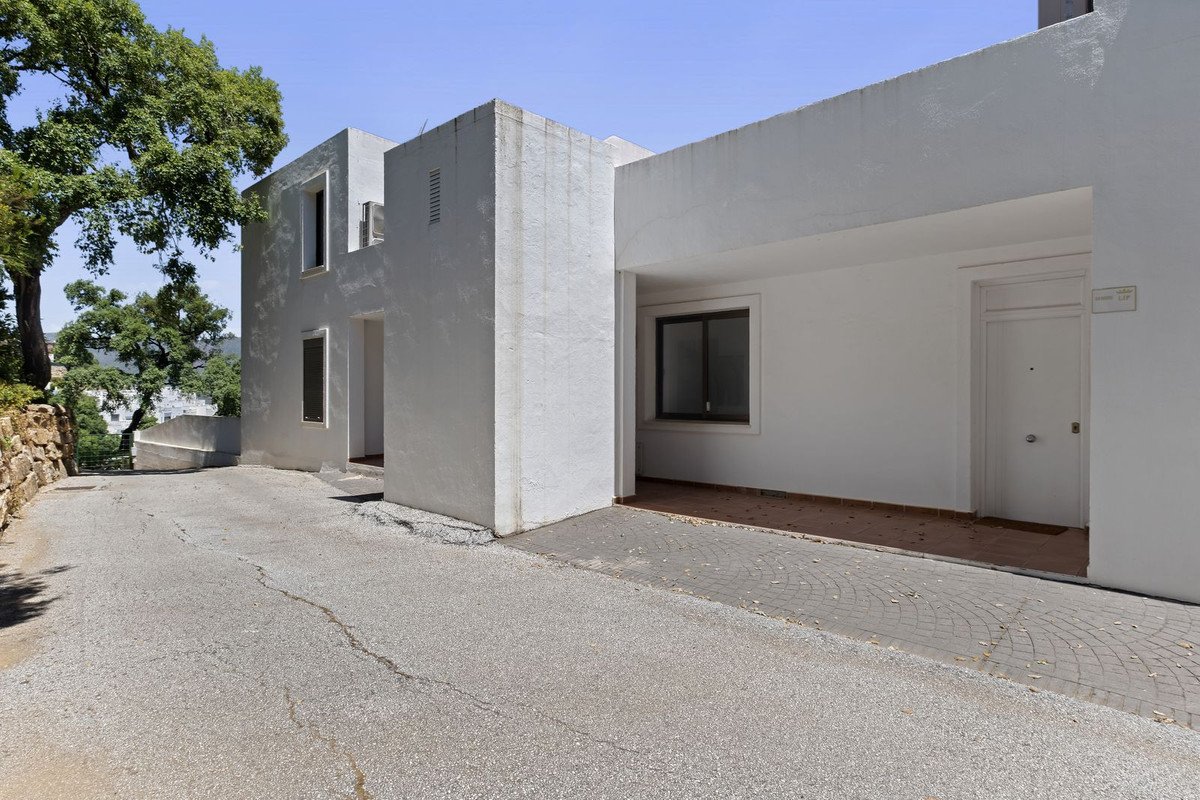 2 Bed Penthouse in La Mairena