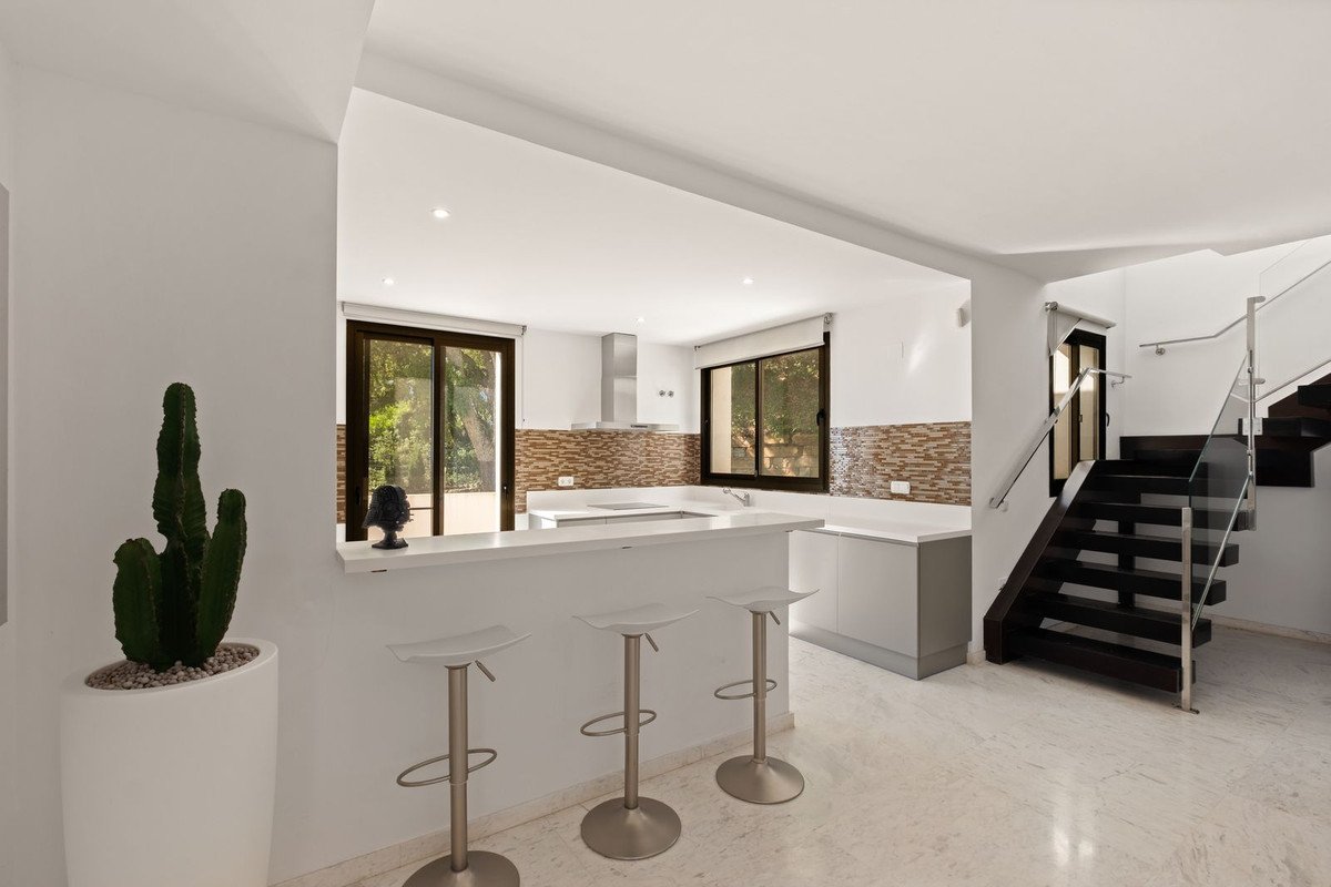 2 Bed Penthouse in La Mairena