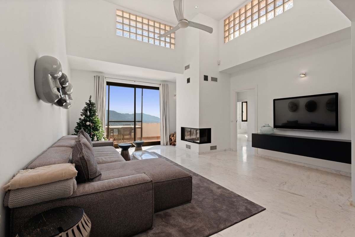 2 Bed Penthouse in La Mairena