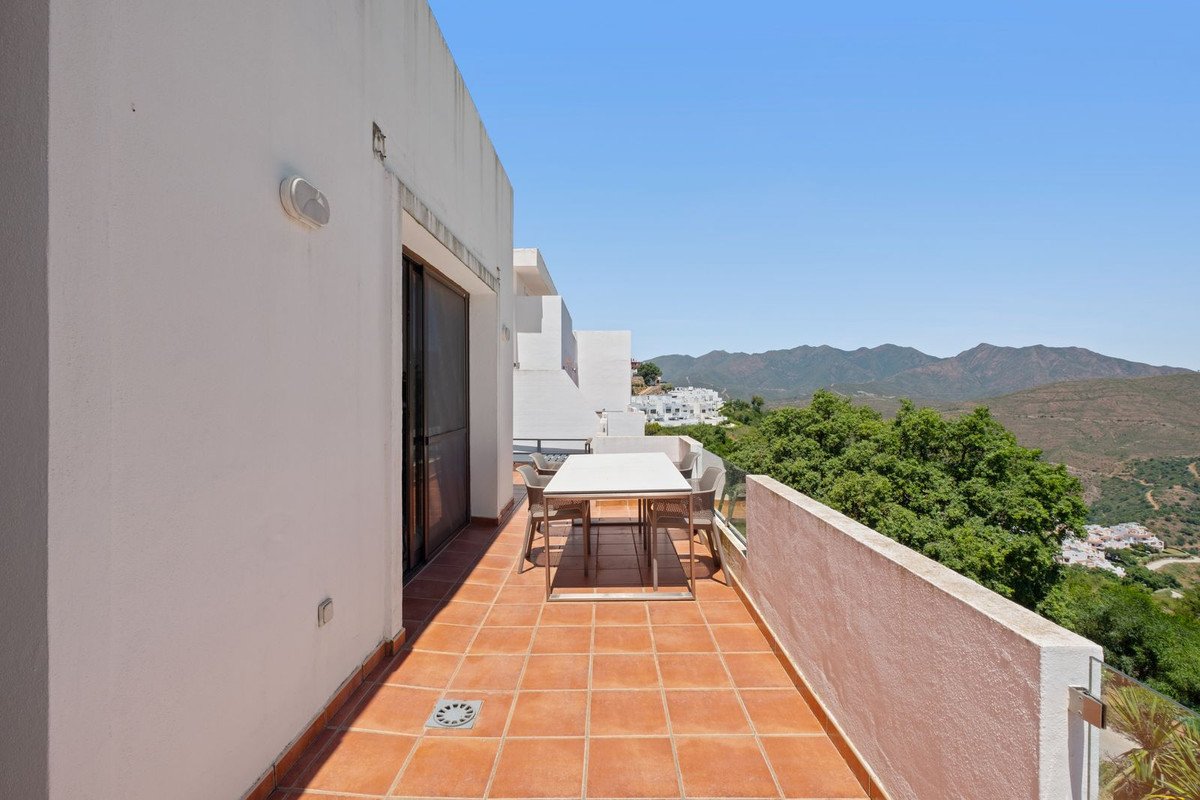 2 Bed Penthouse in La Mairena