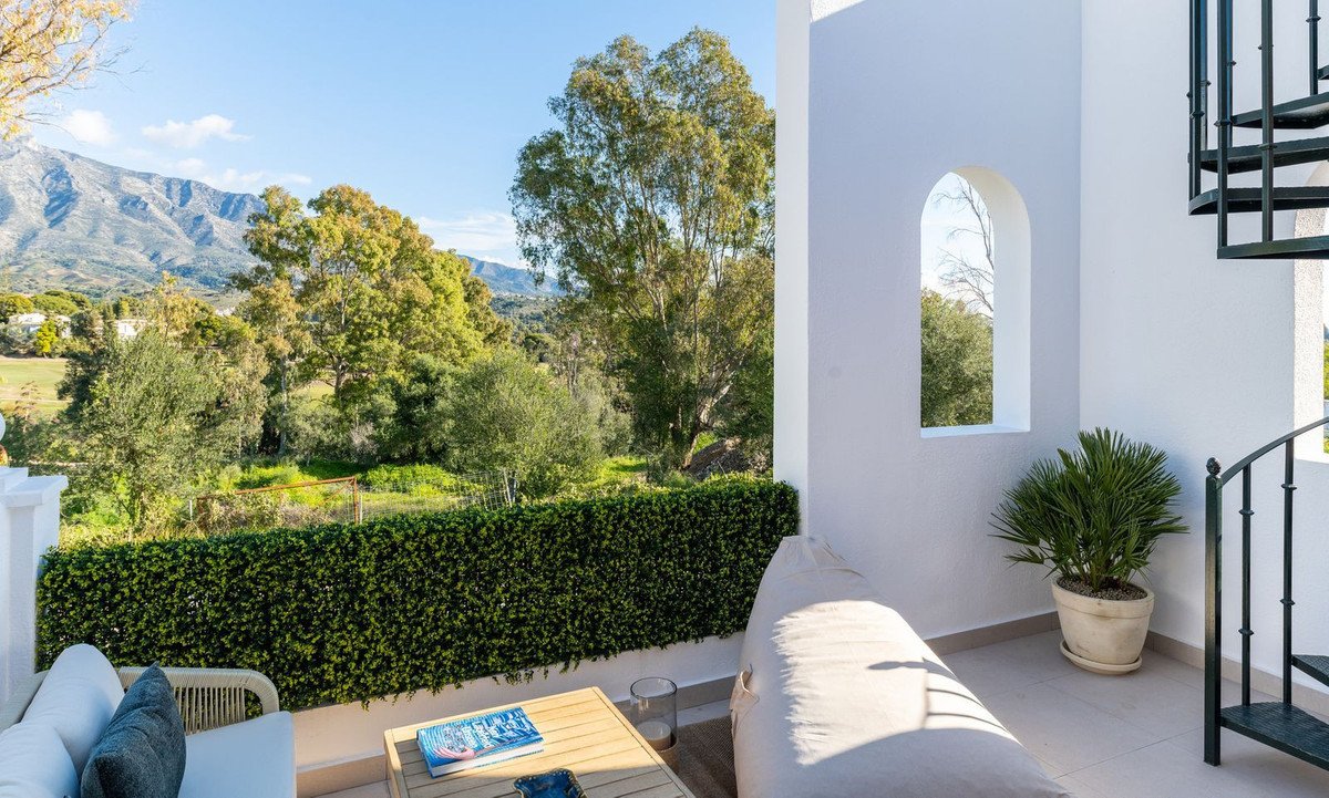 4 Bed Duplex in Aloha