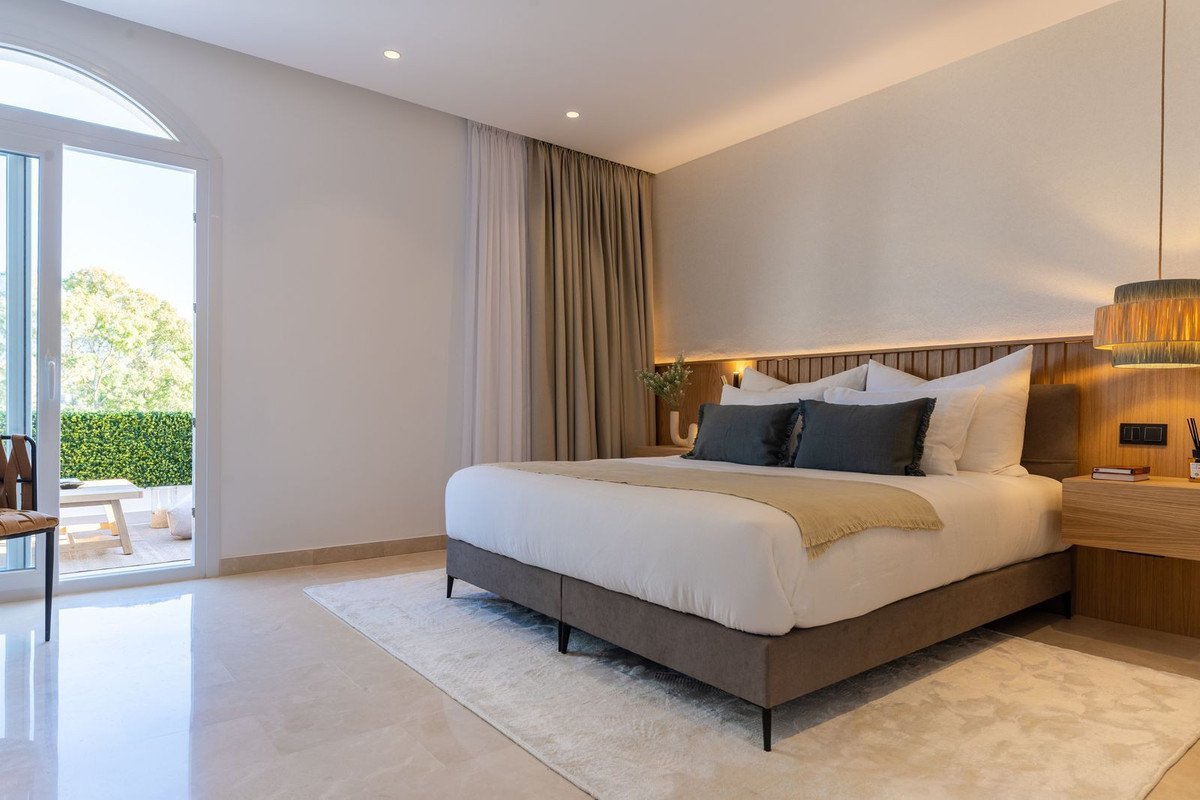 4 Bed Duplex in Aloha