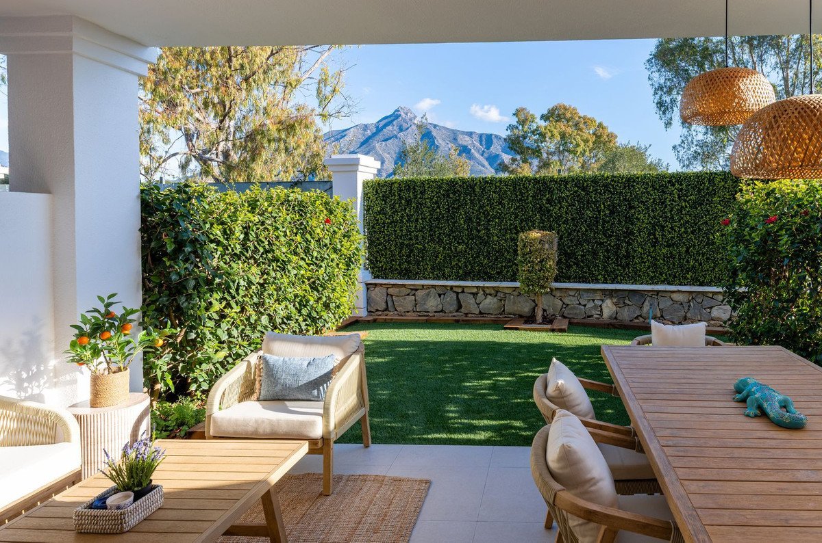 4 Bed Duplex in Aloha