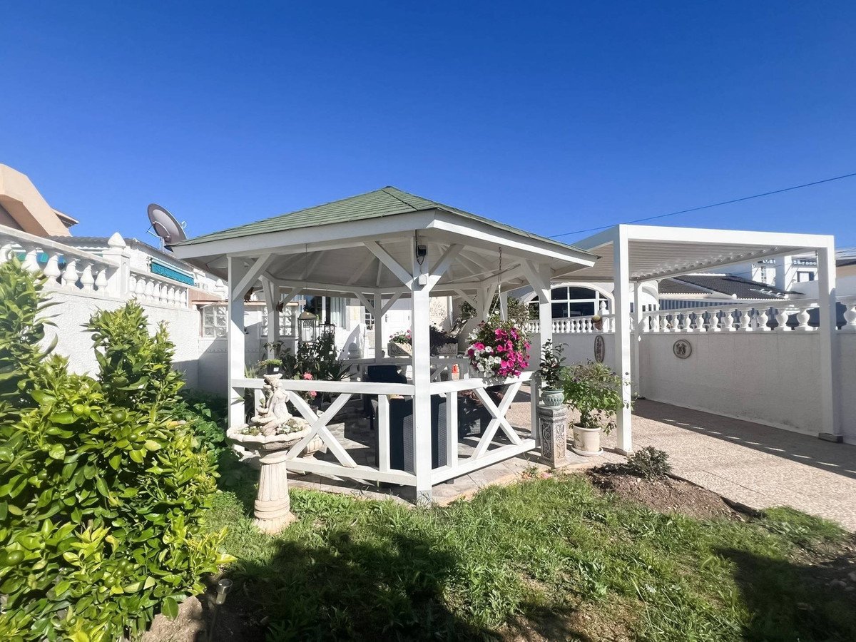 3 Bed Detached Villa in La Siesta