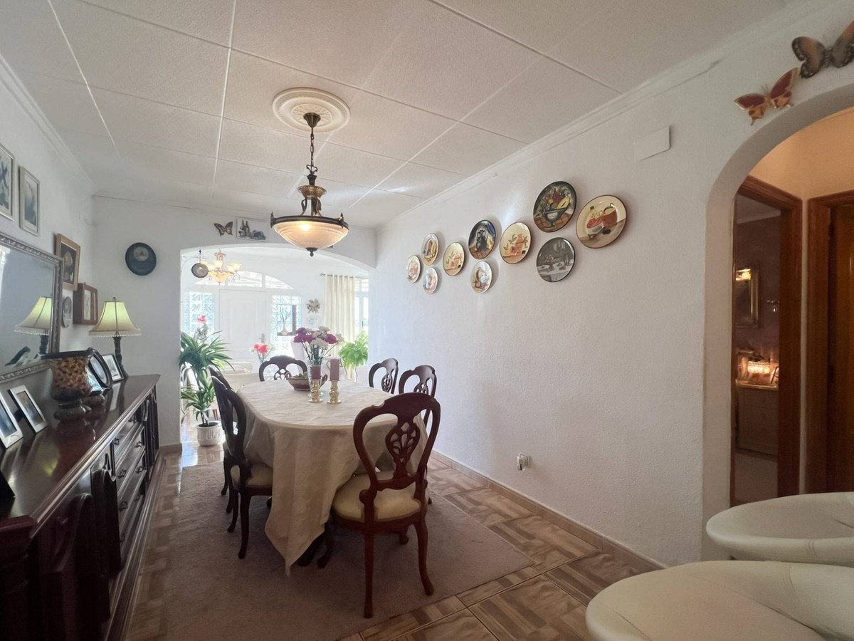 3 Bed Detached Villa in La Siesta