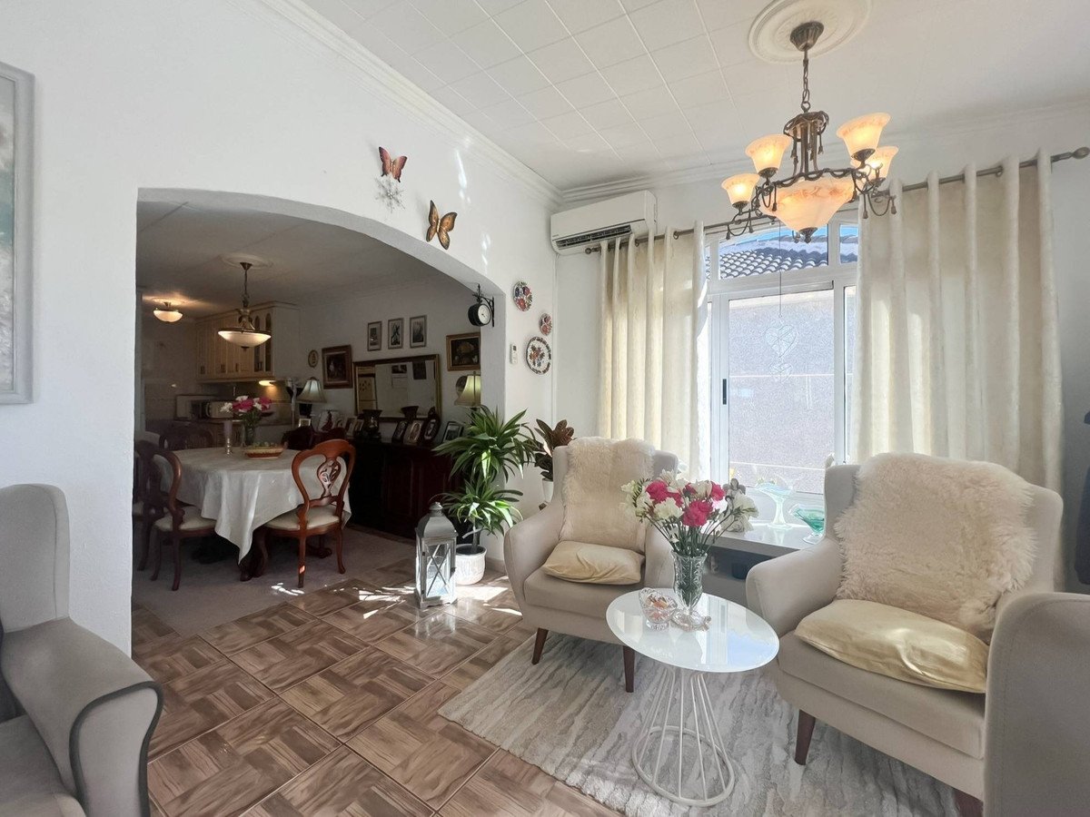 3 Bed Detached Villa in La Siesta