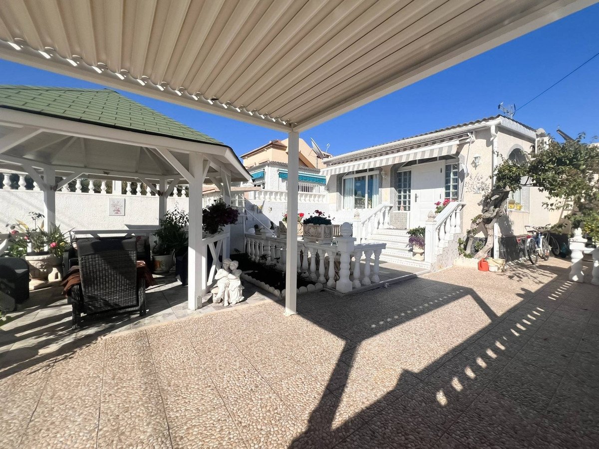 3 Bed Detached Villa in La Siesta