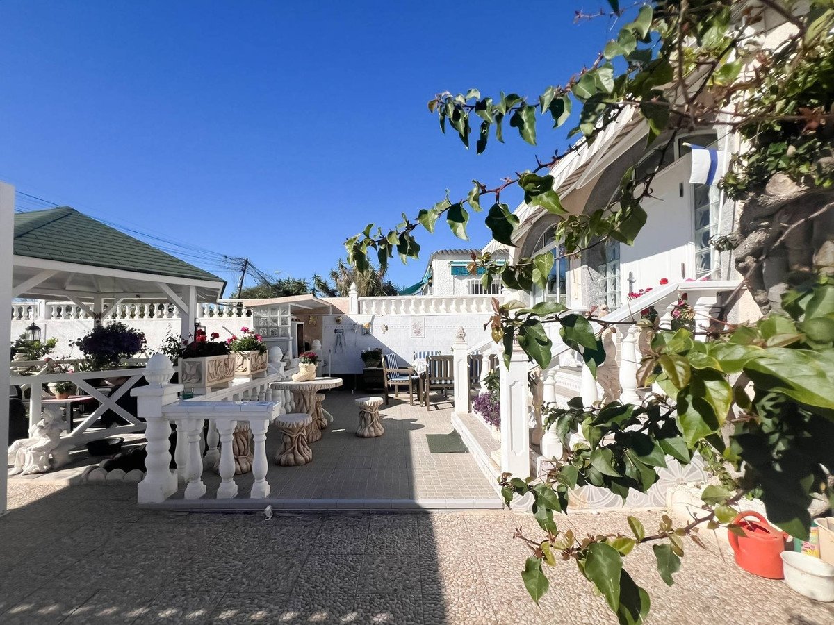 3 Bed Detached Villa in La Siesta
