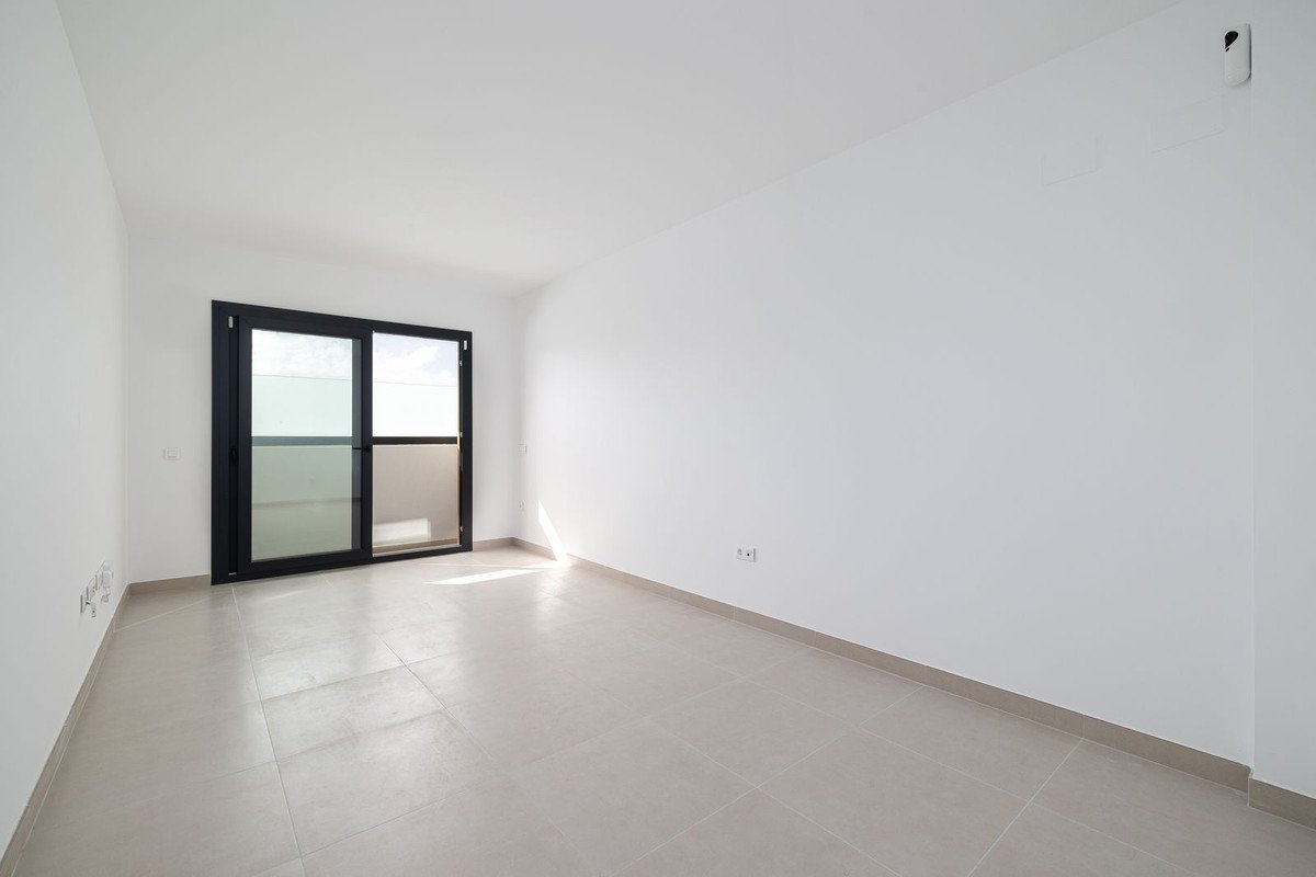 2 Bed Ground Floor Apartment in Las Lagunas