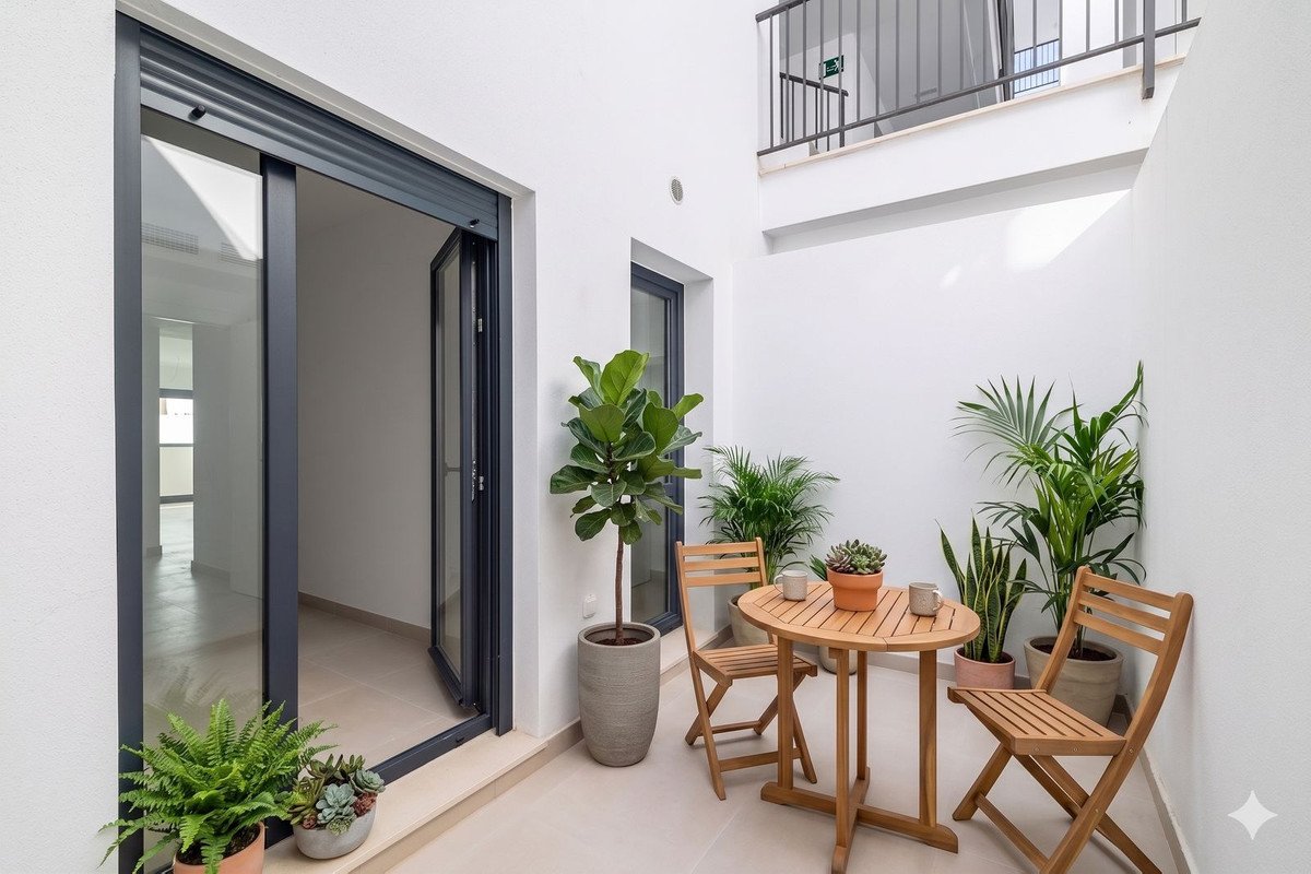 2 Bed Ground Floor Apartment in Las Lagunas