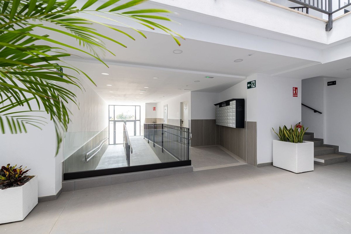 2 Bed Ground Floor Apartment in Las Lagunas