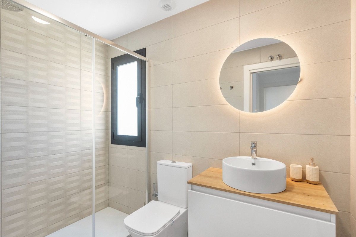 2 Bed Middle Floor Apartment in Los Alcazares