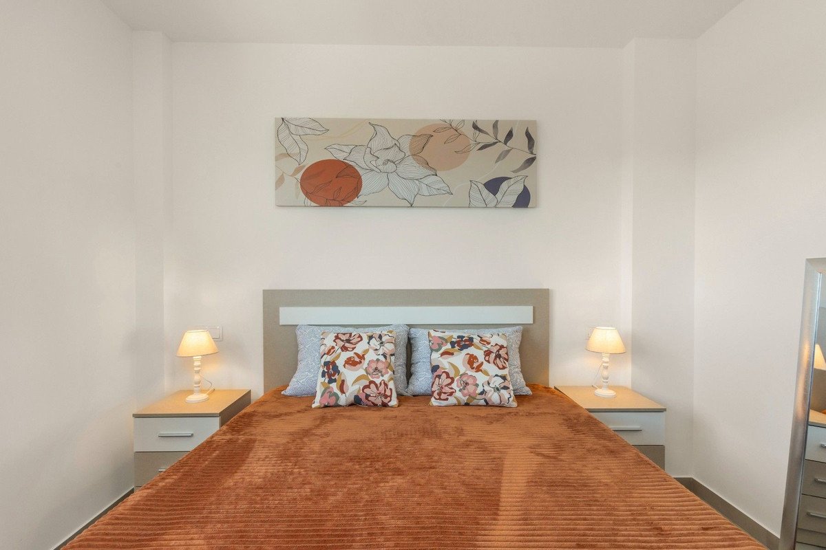 2 Bed Middle Floor Apartment in Los Alcazares