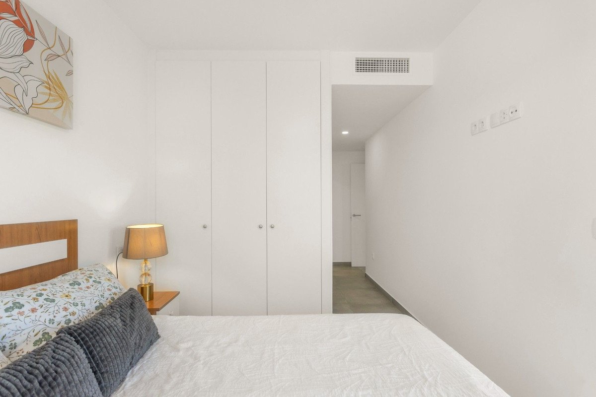 2 Bed Middle Floor Apartment in Los Alcazares