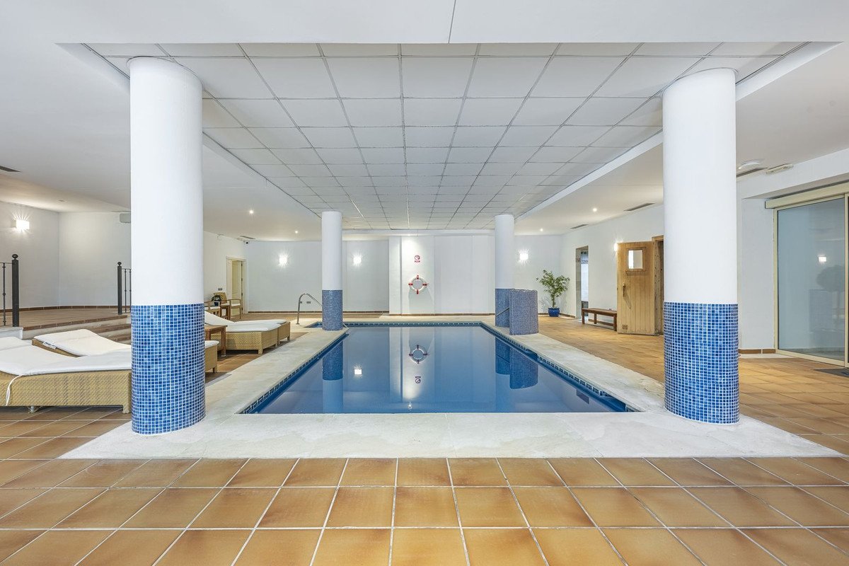 2 Bed Middle Floor Apartment in Aloha
