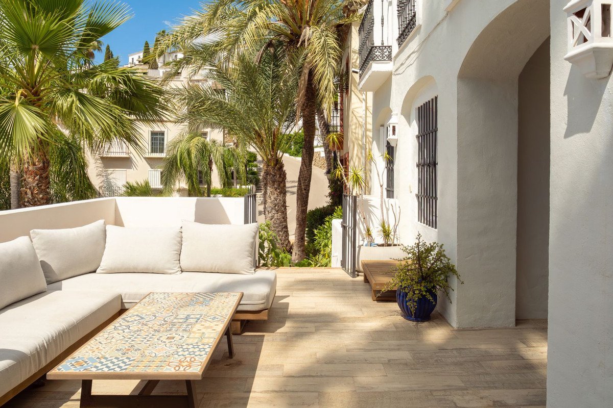 4 Bed Townhouse in La Heredia